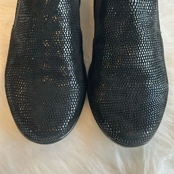 EUC Vaneli Black Suede Slip On Shoes, 9 1/2 M - Picture 5 of 11